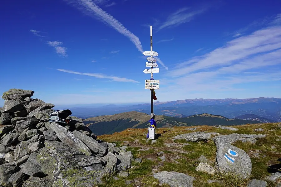 Vârful Leaota, 2133 m — creasta Munților Leaota